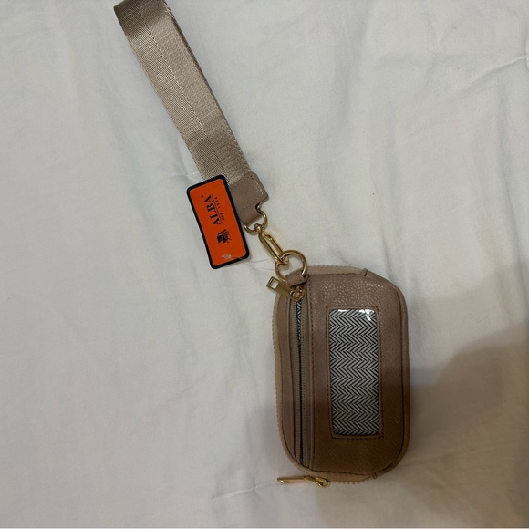 Keychain Wallet - Picture 1 of 2